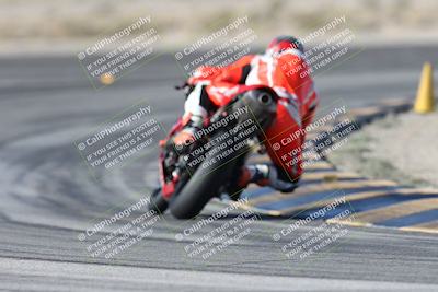 media/Dec-01-2025-Moto Forza (Mon) [[2daa91e15f]]/1-Advanced Group/Session 2 Turn 11 Backside/